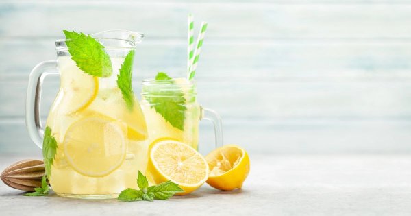 Lemonade - Fräsch limonad med Monin syrup