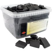 Halva Salmiaklakritsbitar, låda 2 kg